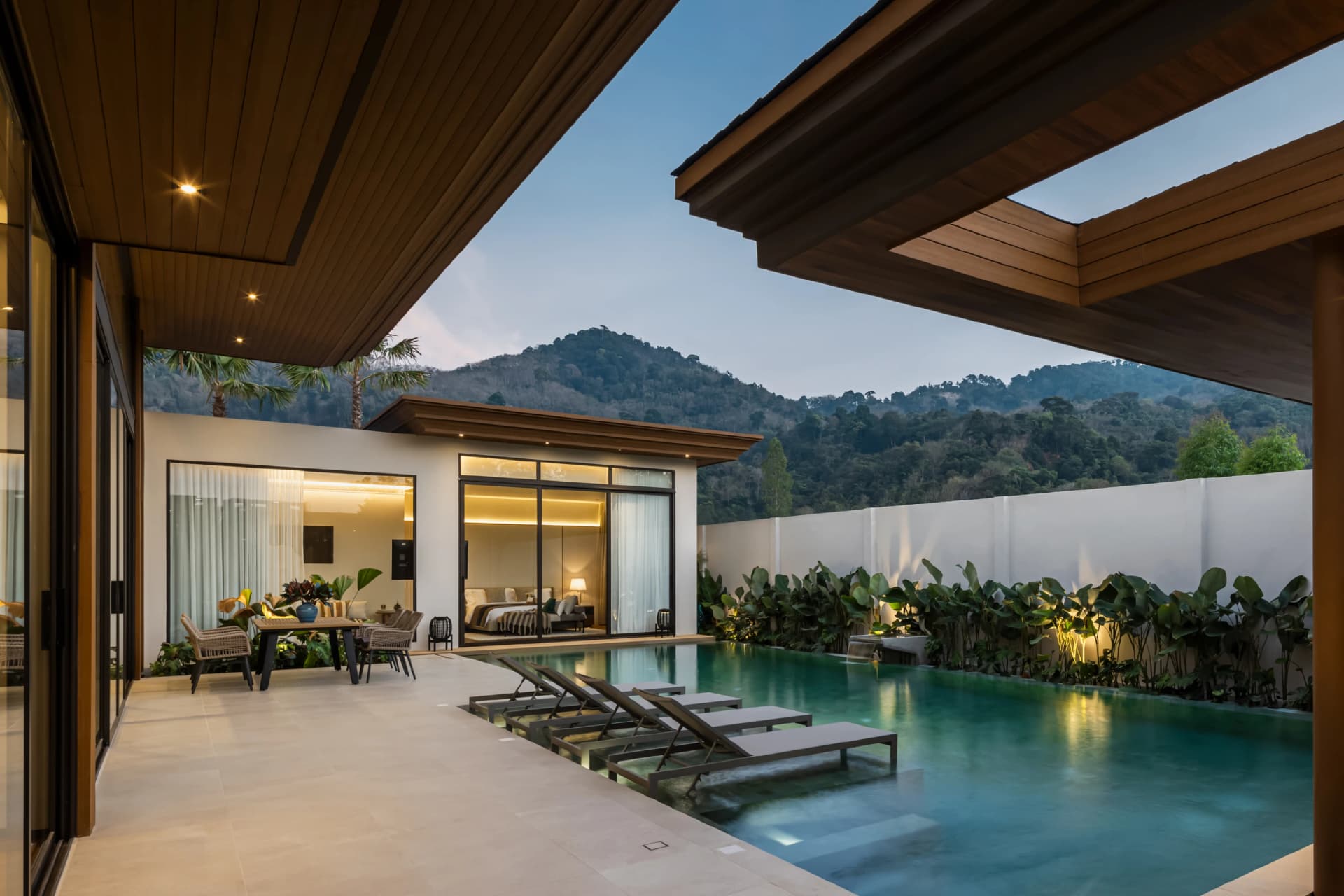Villa avec piscine de 4 chambres — villa témoin achevée du promoteur · 2